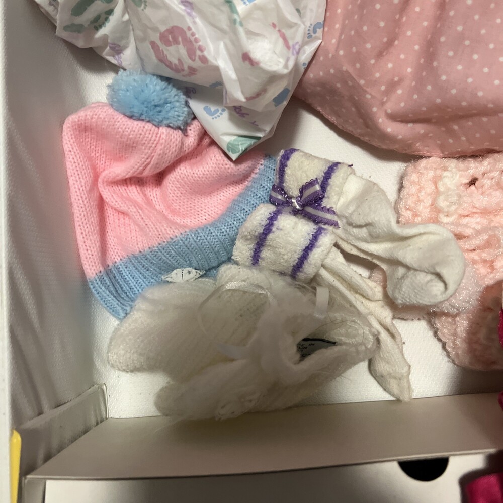 Baby Doll Outfit & Accessory Case #11300 With Doll and Outfits Cabbage Patch Kid - Picture 14 of 15